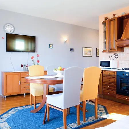 Hoba By Interhome Banjol